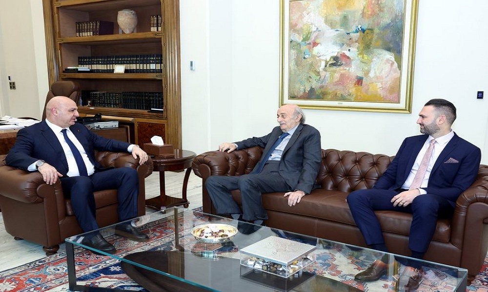 جنبلاط من بعبدا: الجيش يقوم بعمل جبّار