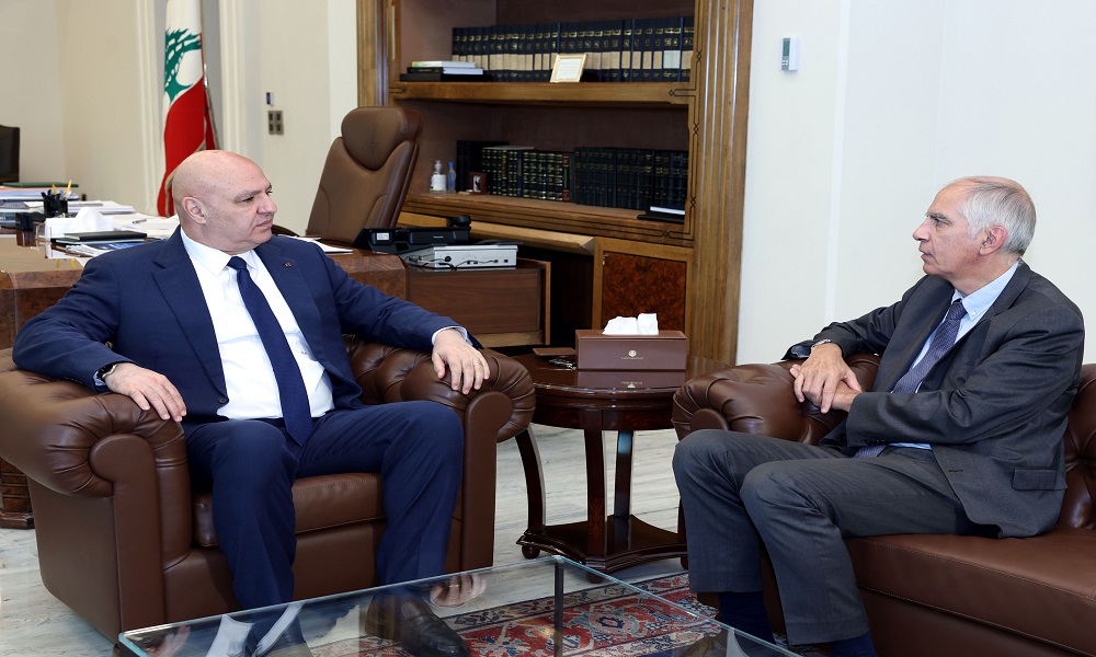 “ملف التفاوض” بين عون وماغرو