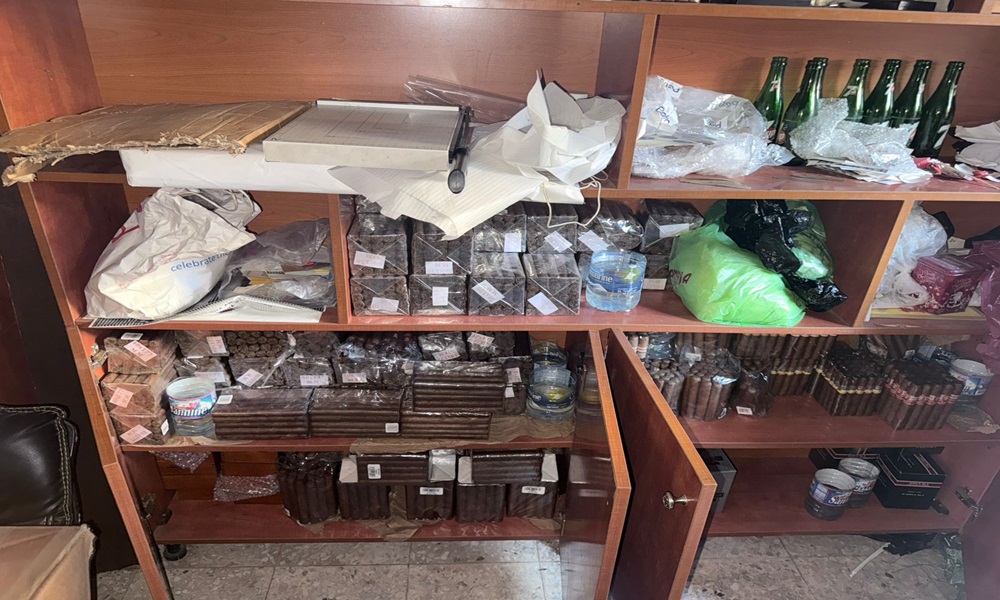 مداهمة أكبر مستودع لتزوير السيجار في حارة حريك!