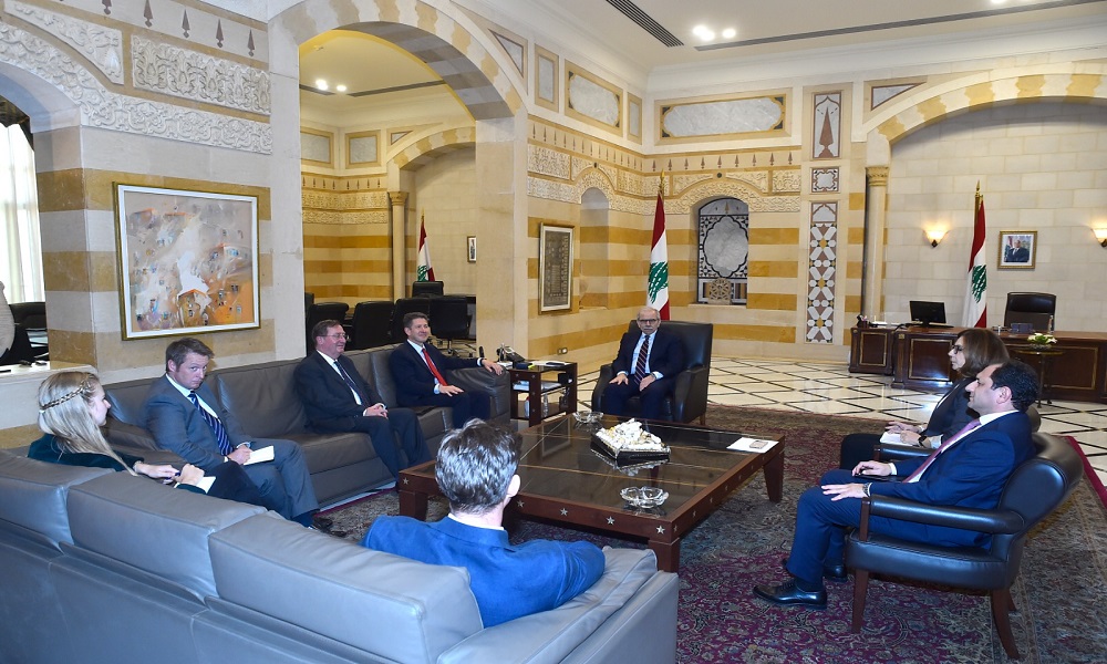 “استمرار الدعم البريطاني للجيش” بين سلام وتيرنر