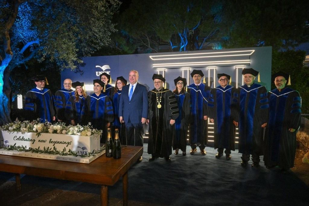 تنصيب الأب مكرزل رئيسا لجامعة الروح القدس