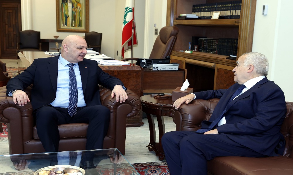 بحث بين عون ووزير الثقافة في التطورات الإقليمية