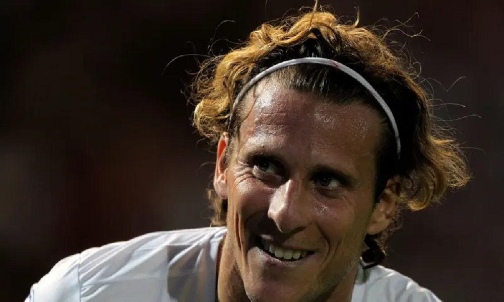 بعد إصابته بكسور.. نقل فورلان إلى المستشفى (فيديو)