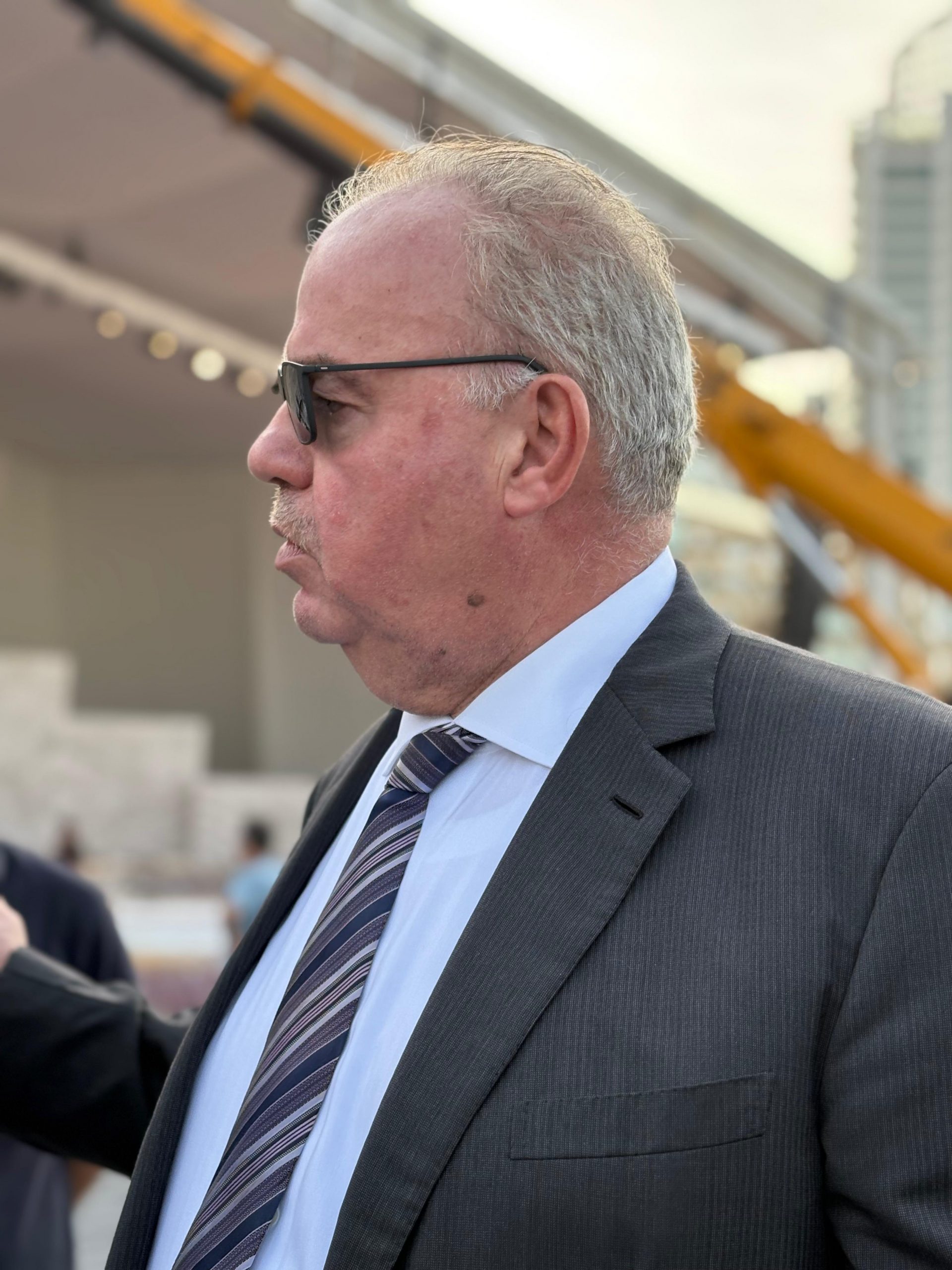 الحاج يتفقد جاهزية شبكتي الخلوي قبل زيارة البابا