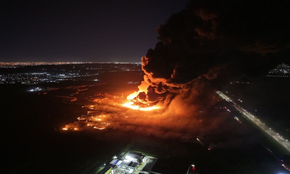 انفجار في مصنع للأسمدة يهز العاصمة الأرجنتينية (فيديو)