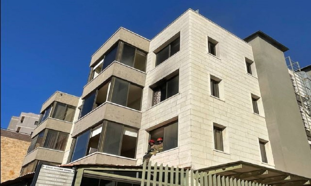 9 إصابات جرّاء حريق داخل مبنى سكني في بلاط