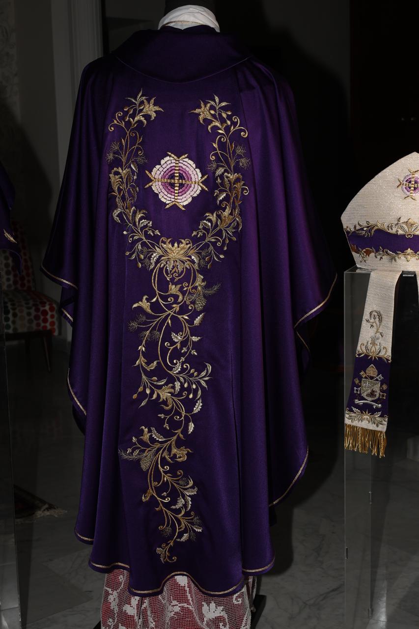 أزياء ليتورجية لبنانية ترافق البابا لاوون خلال زيارته إلى لبنان