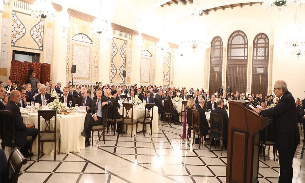 سلام خلال عشاء “بيروت 1”: لا استقرار من دون حصر السلاح