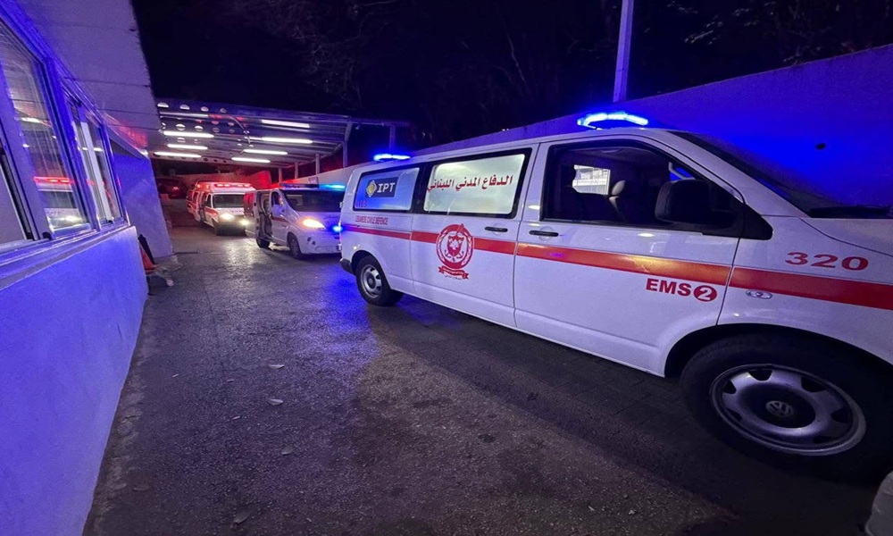 صدمه “بيك أب” على الطريق العام!