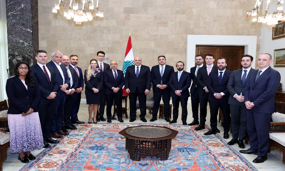 عون: مؤتمر “بيروت 1” يعكس عودة الثقة الدولية بلبنان