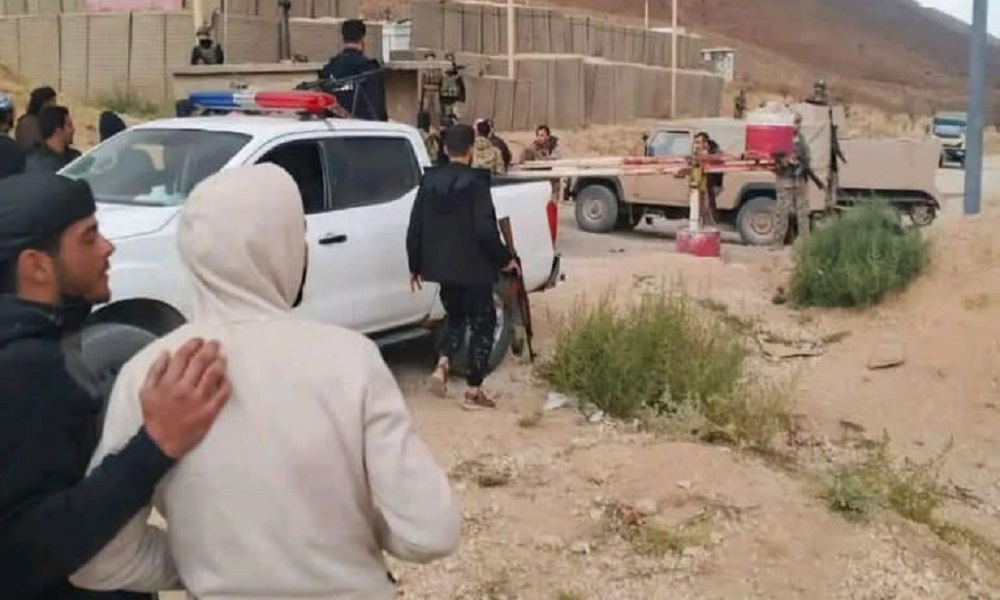 إعتصام أمام مركز للجيش.. والأمن السوري يتدخل