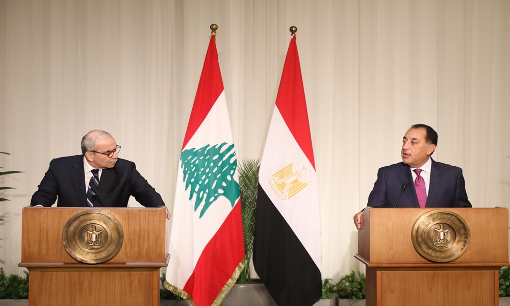 هل ستتمكّن المبادرات العربية من نزع فتيل التفجير في لبنان؟