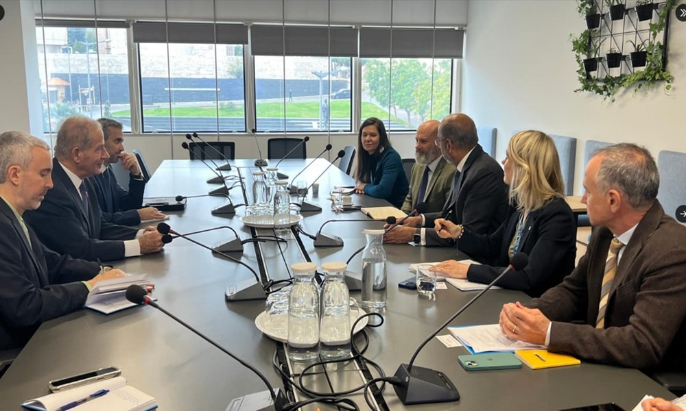 مصير المساعدات الاجتماعية للبنان على طاولة السفير الأميركي