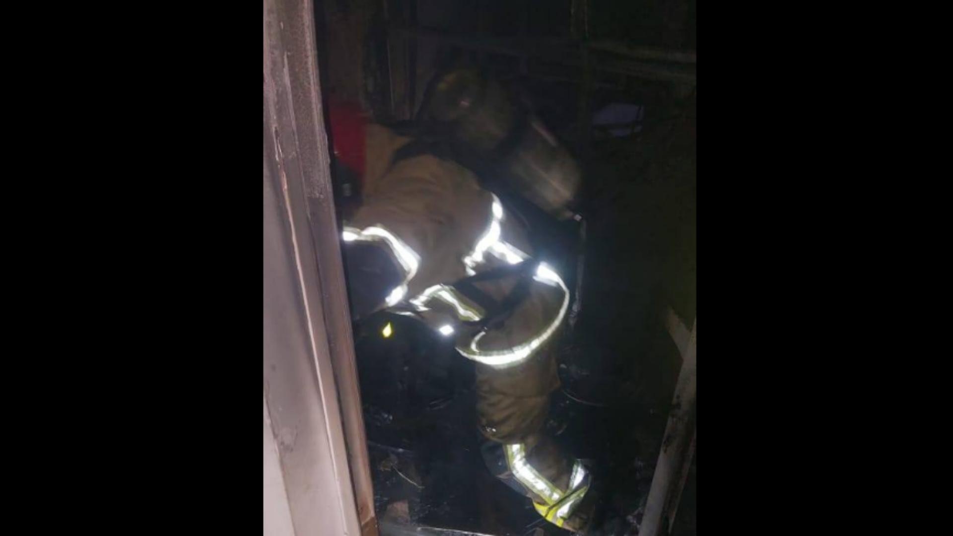 إخماد حريق داخل فندق في الحمرا (صور)