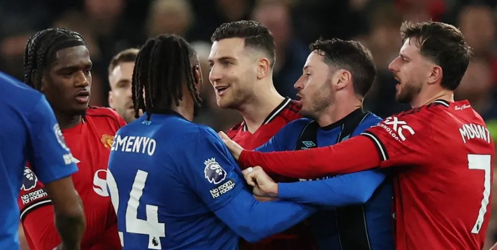 مانشستر يونايتد وبورنموث.. 8 أهداف في مباراة مجنونة