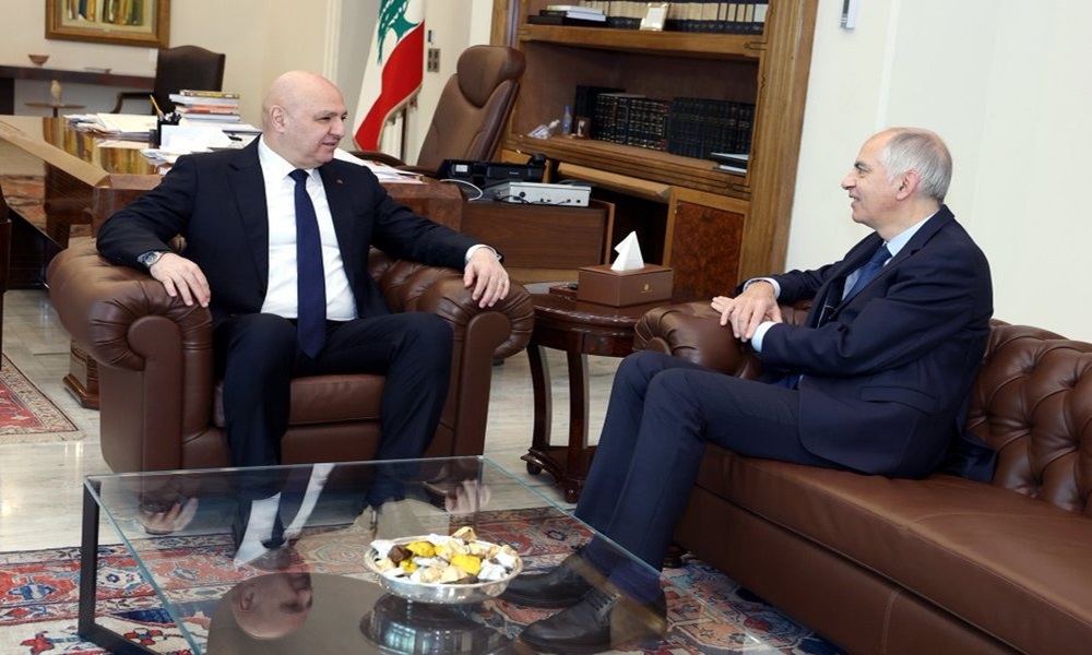 التحضيرات لمؤتمر دعم الجيش بين عون وماغرو