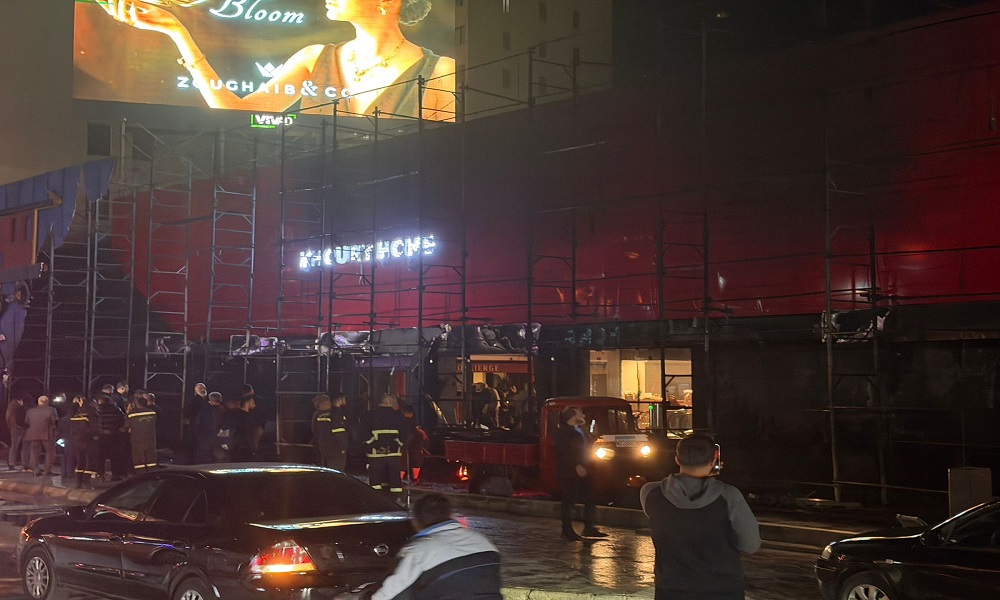 بالفيديو والصور: إخماد حريق الواجهة الأمامية لـ”Khoury Home”