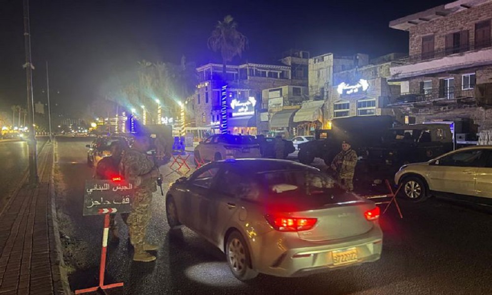 تدابير أمنية استثنائية للجيش: توقيف مطلوبين وضبط أسلحة