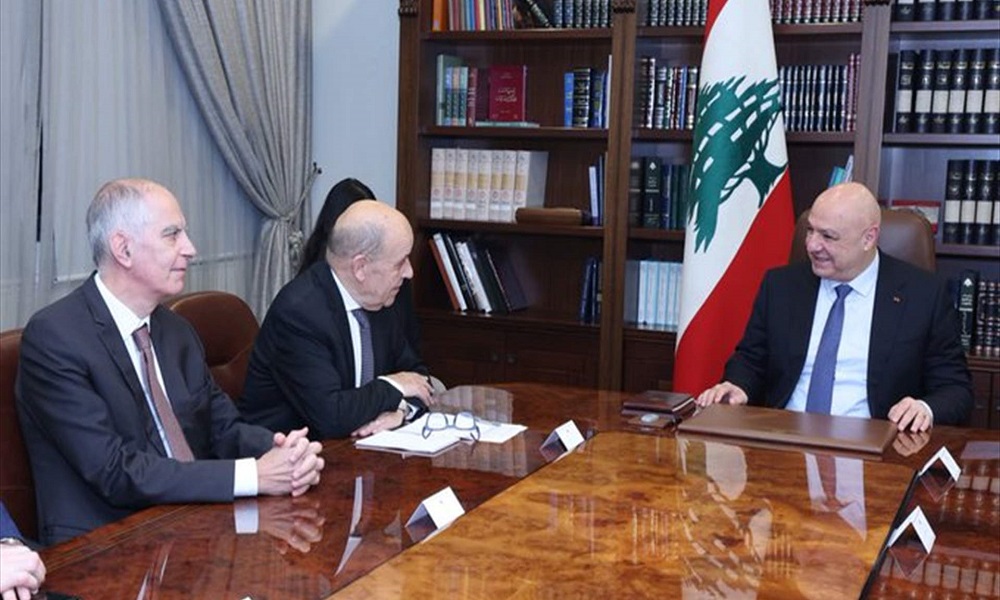 لودريان يلتقي عون في بعبدا