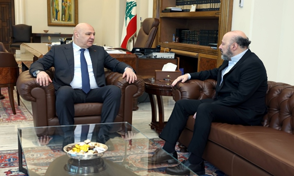 عون يستقبل موفد جعجع ويبحث الأوضاع الراهنة