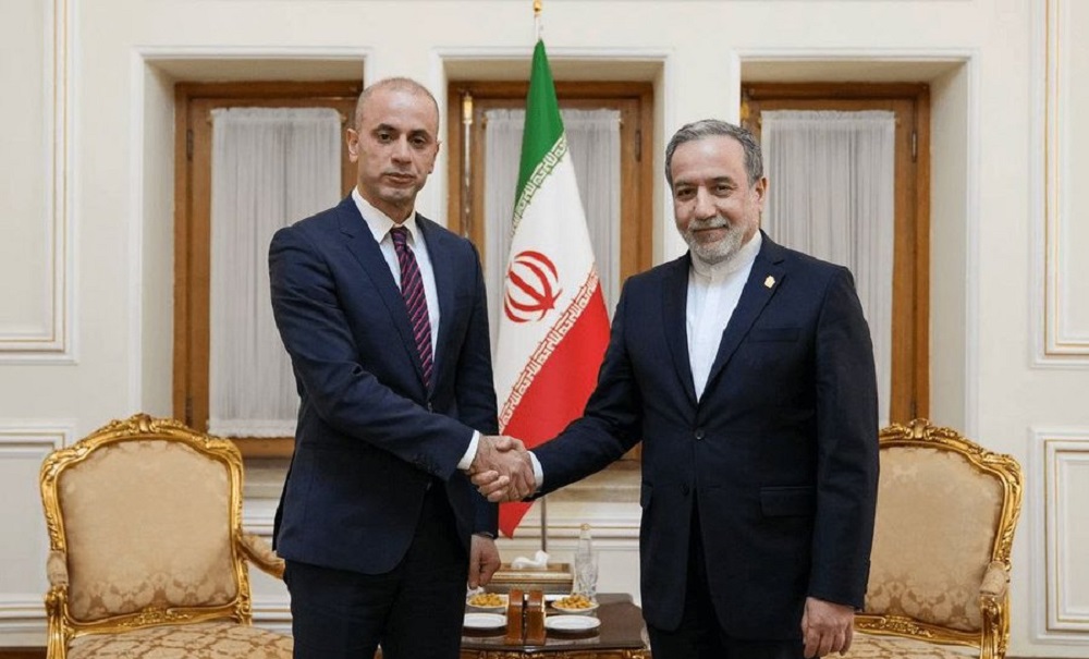 تسليم أوراق اعتماد السفير اللبناني الجديد في طهران