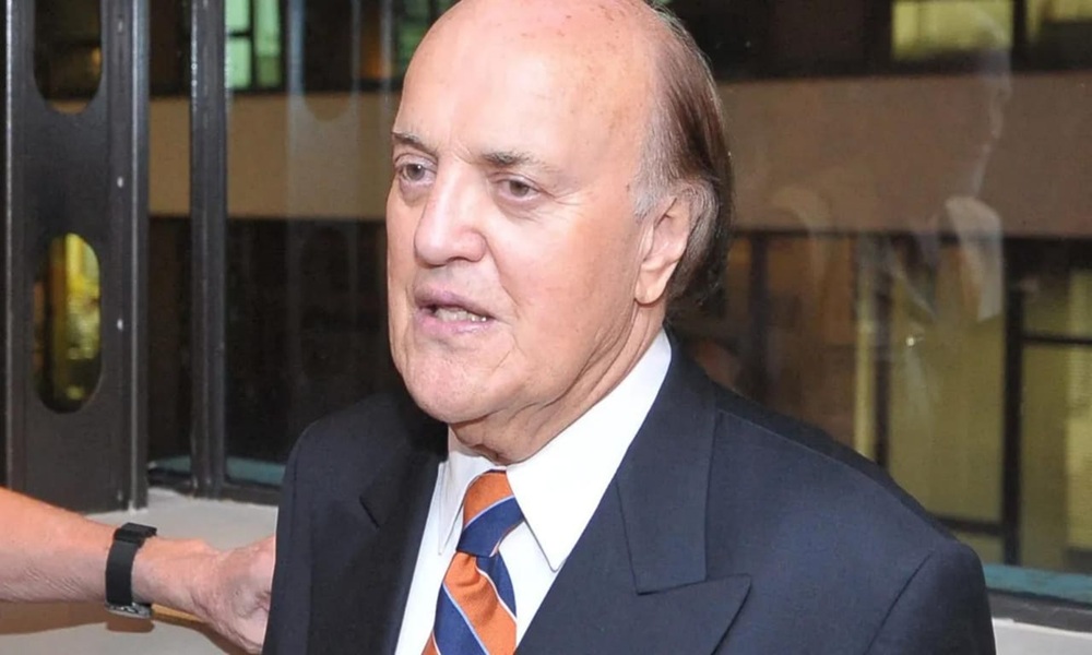 وفاة بيتر أرنيت.. أشهر مراسل حربي