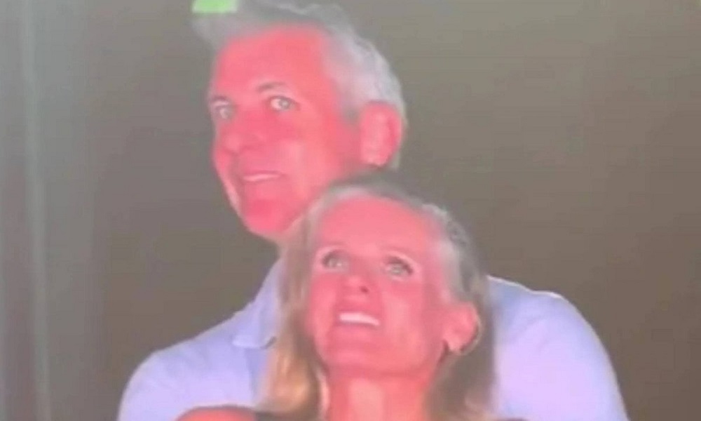 بعد فضيحة “حفل كولدبلاي”.. السيدة تخرج عن صمتها