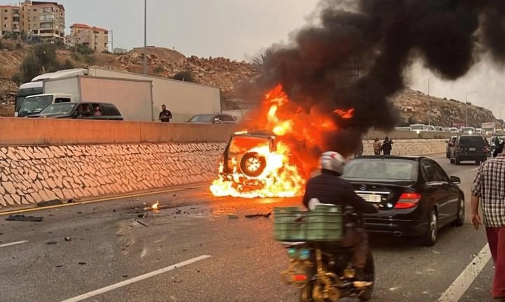 اشتعال سيارة على أوتوستراد السعديات