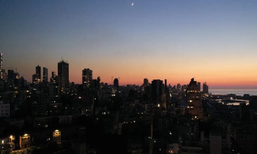 تفاديًا للعتمة.. بدء تفريع الباخرة الكويتية في الزهراني