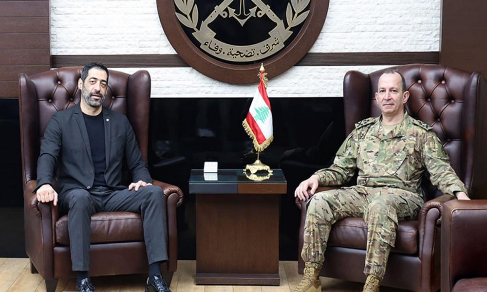 الأوضاع العامة بين قائد الجيش وحنكش