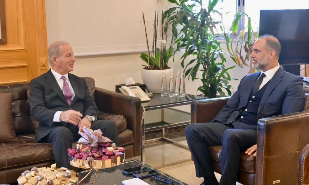 عيسى يشدد على دور الجيش ودعم إعادة الإعمار