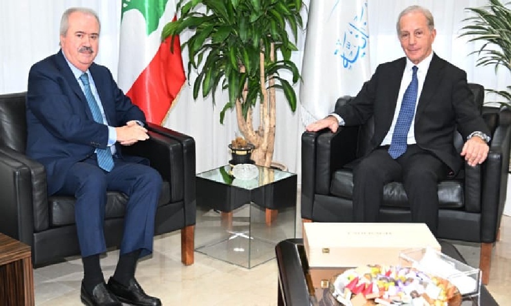 جابر والسفير الأميركي يبحثان آثار قانون الفجوة المالية