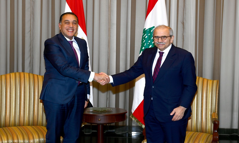 رئيس مجلس الوزراء المصري في بيروت