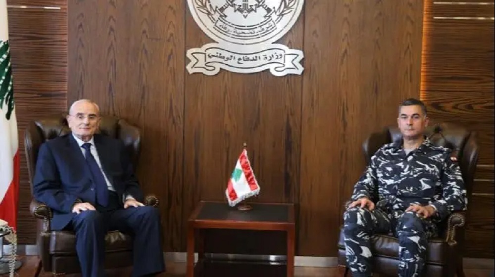 منسى وعبد الله يبحثان الأوضاع الأمنية خلال زيارة معايدة