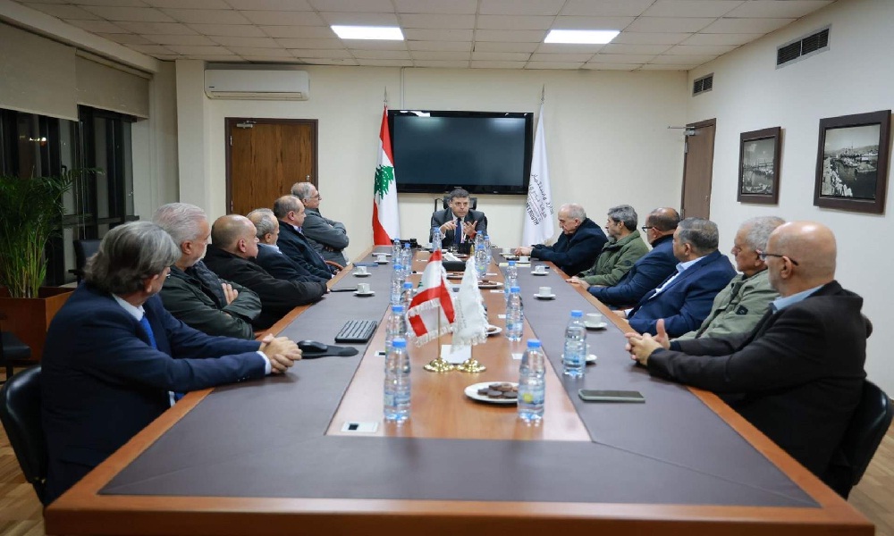 وفد من مخاتير بيروت يلتقي النفّي