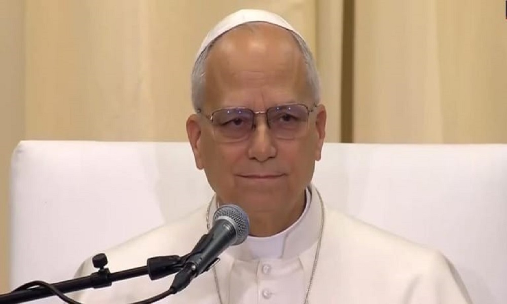 البابا تسلّم هدايا فنية من الجامعة اللبنانية خلال زيارته