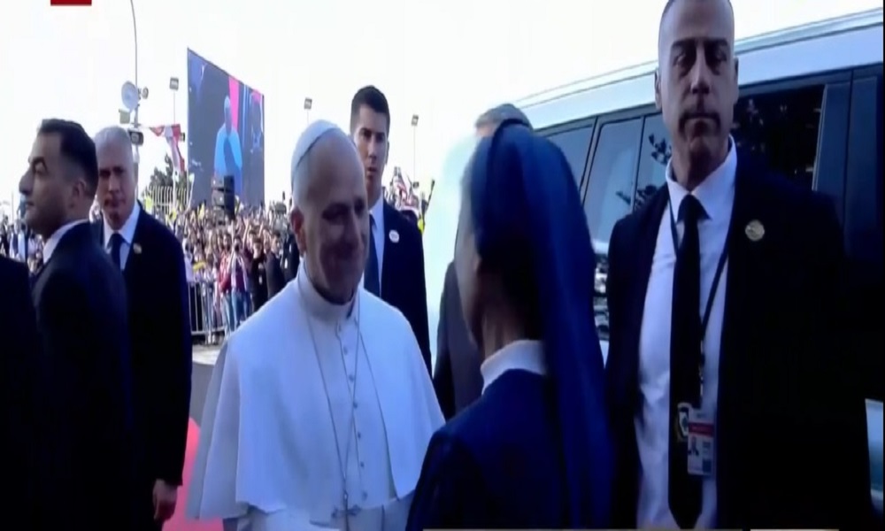 البابا في مستشفى دير راهبات الصليب (فيديو)