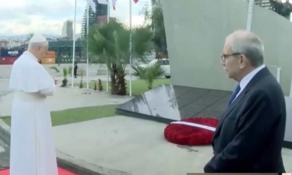 صلاة صامتة للبابا في محيط انفجار مرفأ بيروت (فيديو)