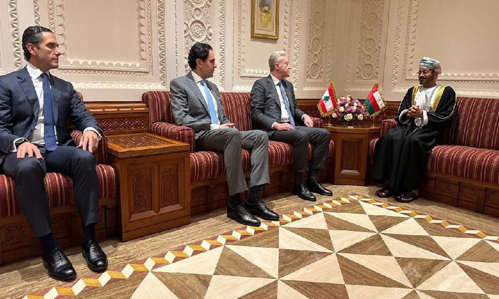 رجي يلتقي نظيره العماني: عُمان تؤكد دعمها لبسط سلطة الحكومة اللبنانية