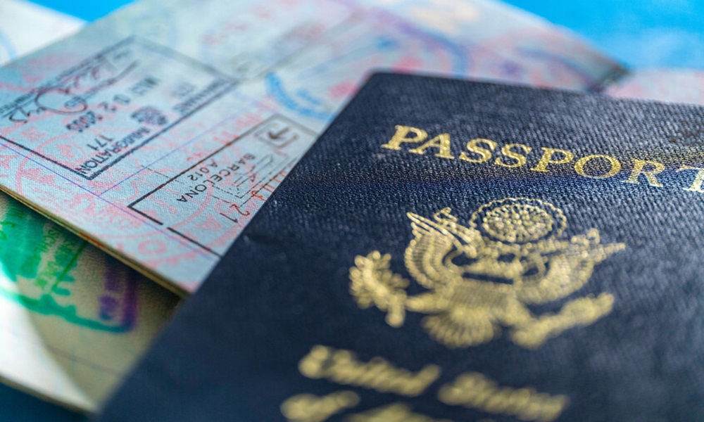 مالي وبوركينا فاسو تفرضان حظرًا على سفر الأميركيين