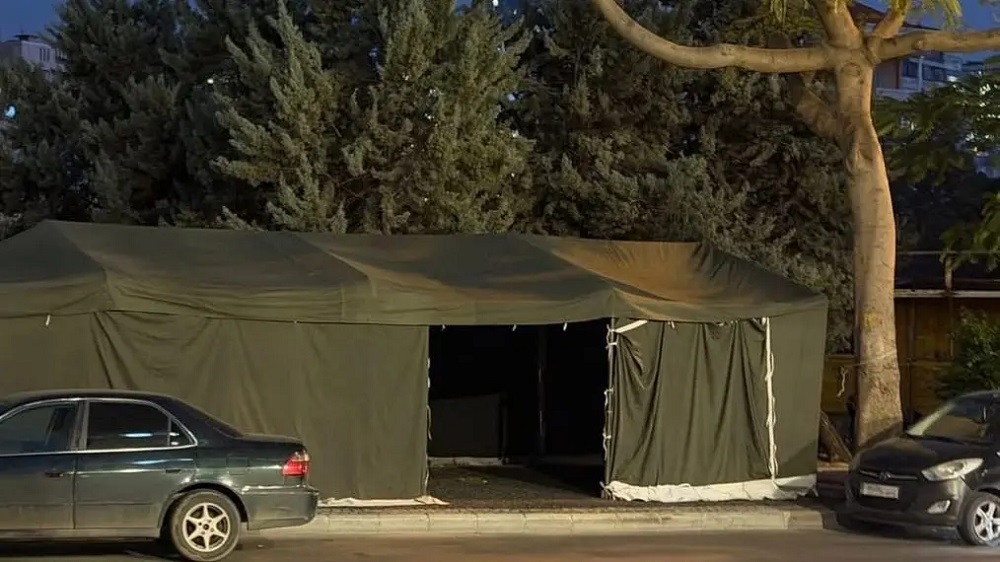 العسكريون المتقاعدون ينصبون خياماً في رياض الصلح