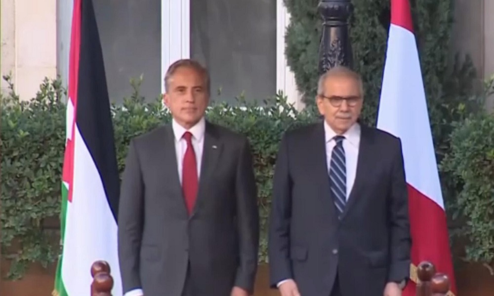 سلام يلتقي نظيره الأردني