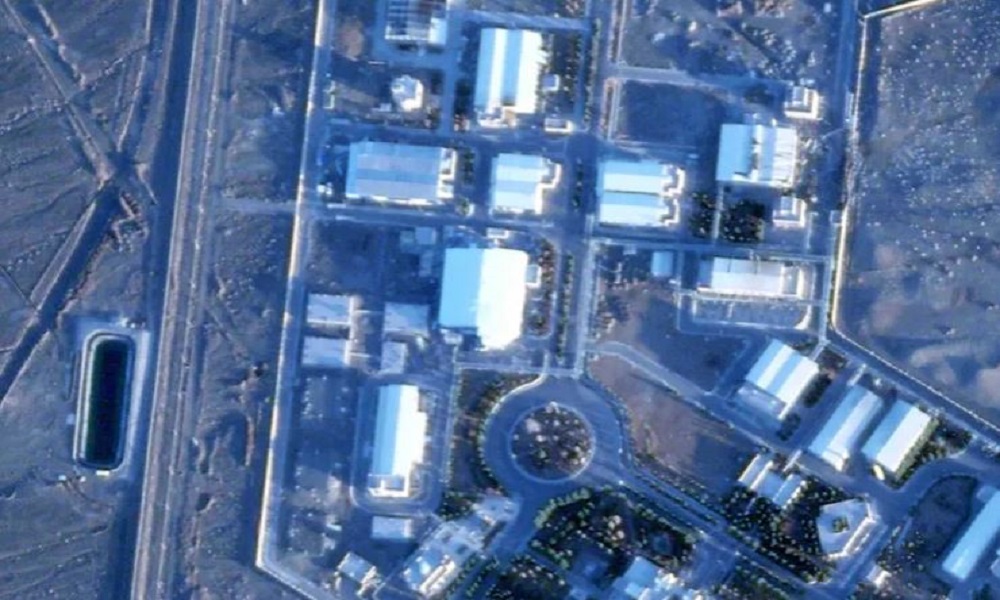 إعلام إسرائيلي: نشاط بمواقع نووية إيرانية