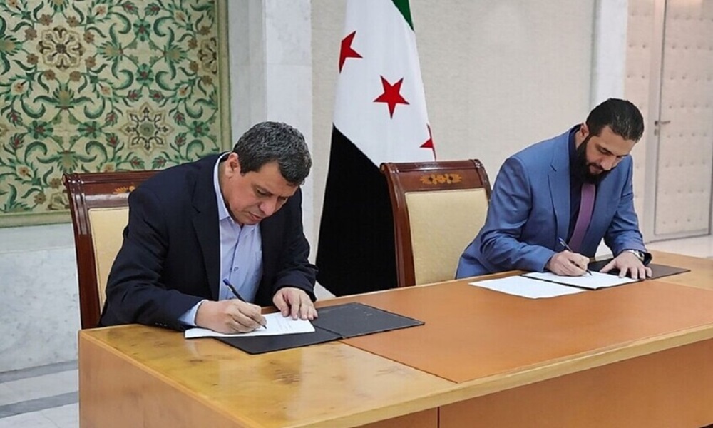 القائد العام لـ”قسد” في طريقه إلى دمشق للقاء الشرع