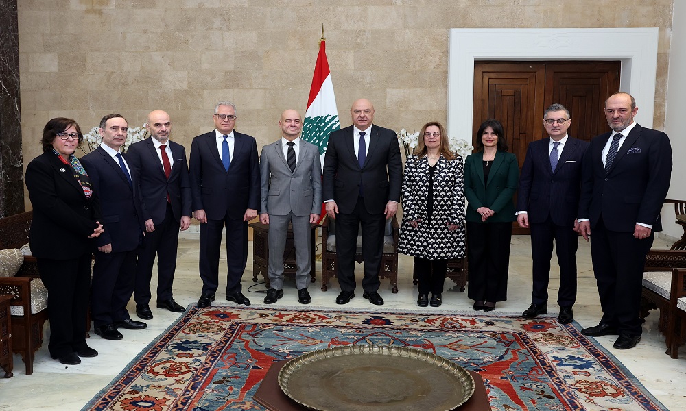 عون لسفراء الإدارة المركزية: سهّلوا شؤون المواطنين