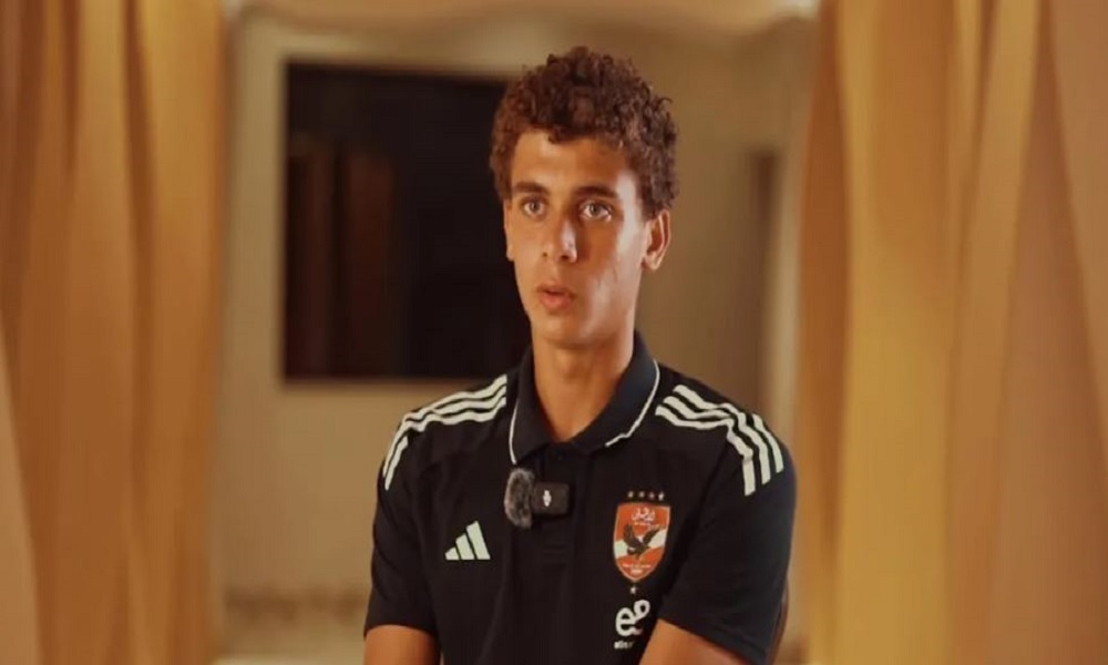 الأهلي يوافق على انتقال عبد الكريم إلى برشلونة