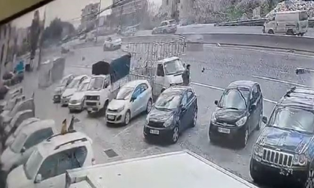 بالفيديو: حادث سير مروّع على اوتوستراد الصفرا