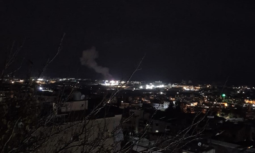 بالفيديو والصور: إصابات جراء غارتين على منطقة سينيق في صيدا