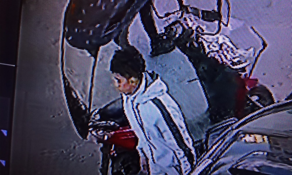 صدم سيّدة وفرّ… هل من يعرف عنه شيئًا؟