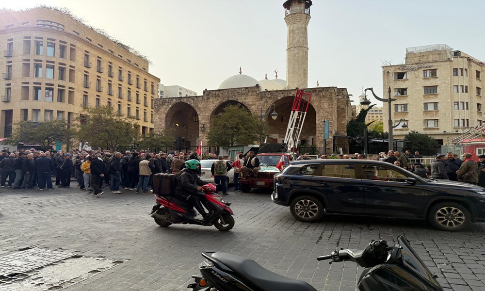 تجمّع وإغلاق أوتوستراد شكا: العسكريون المتقاعدون يحتجون!